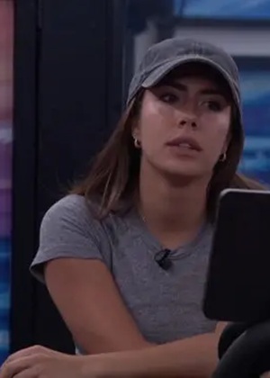Dee Valladares (29)